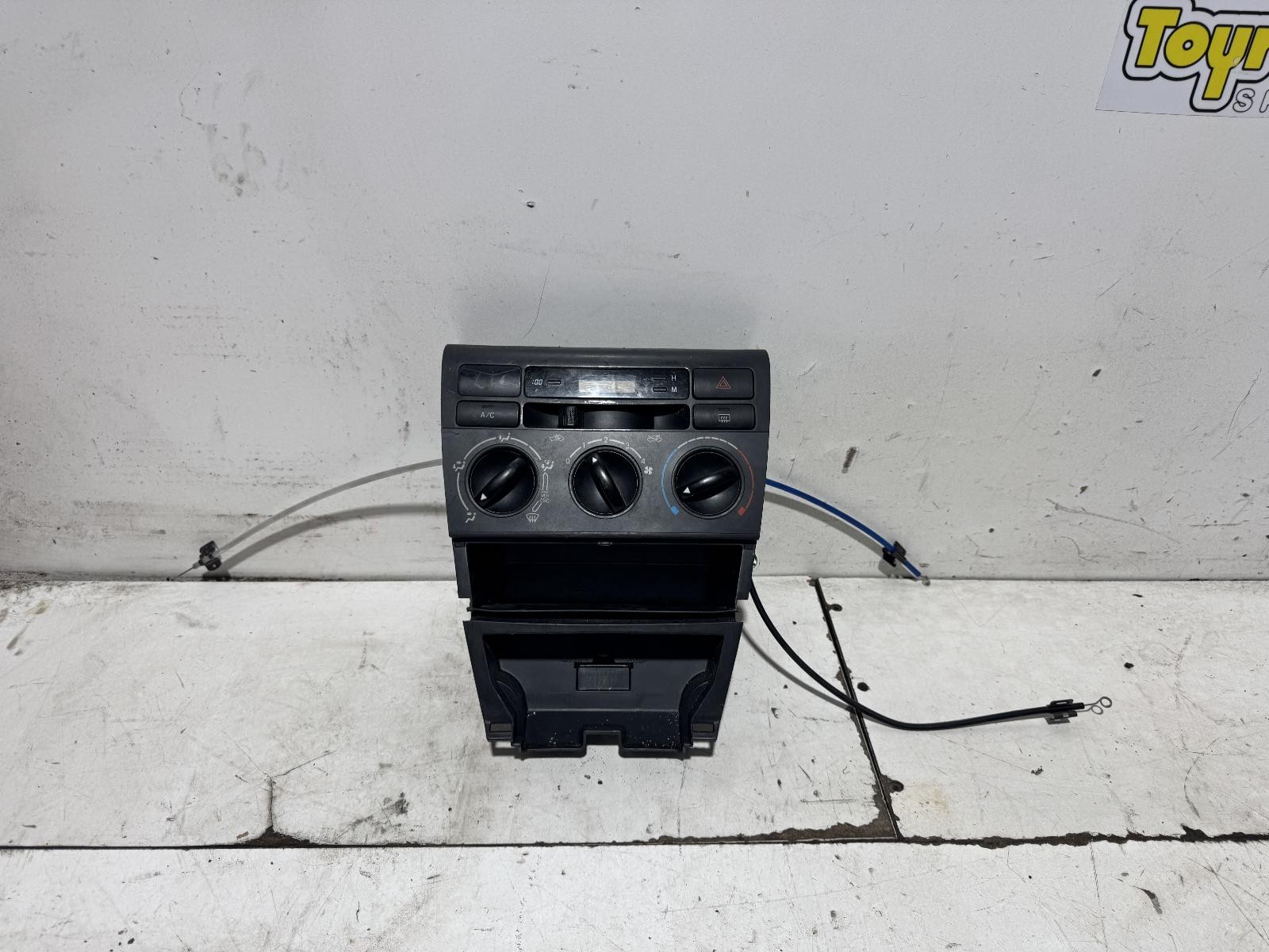 Toyota Corolla Heater Controls ZZE122 12/2001-06/2007
