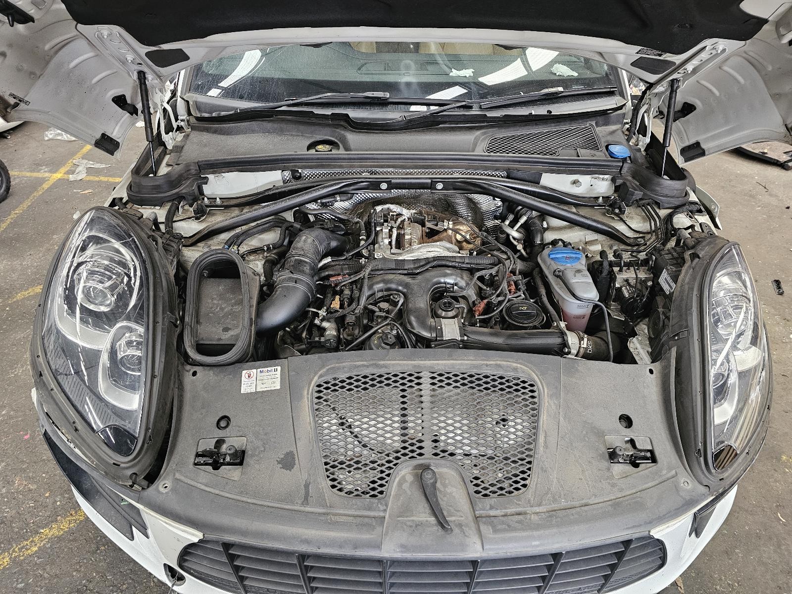PORSCHE MACAN ENGINE MOTOR DIESEL 3.0 TURBO 95B 06/2014-07/2018 137864 Kms