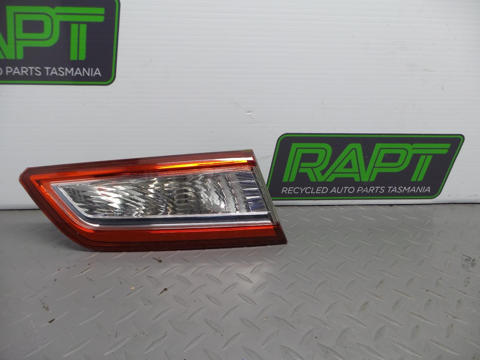 TOYOTA CAMRY REAR BOOTLID LAMP (LEFT SIDE), AVV50, HYBRID, 01/12-03/15