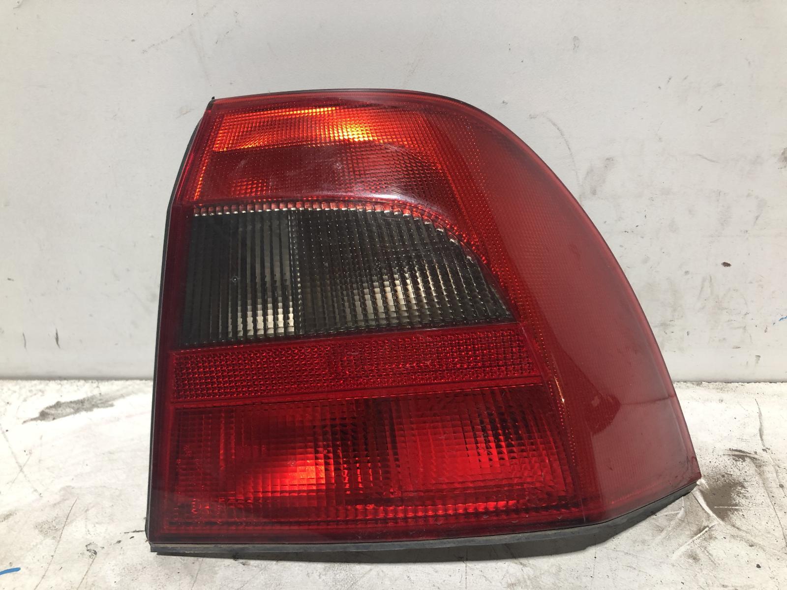 Holden VECTRA Tail Light Right Rear Sedan Hatch JS 08/98-02/03