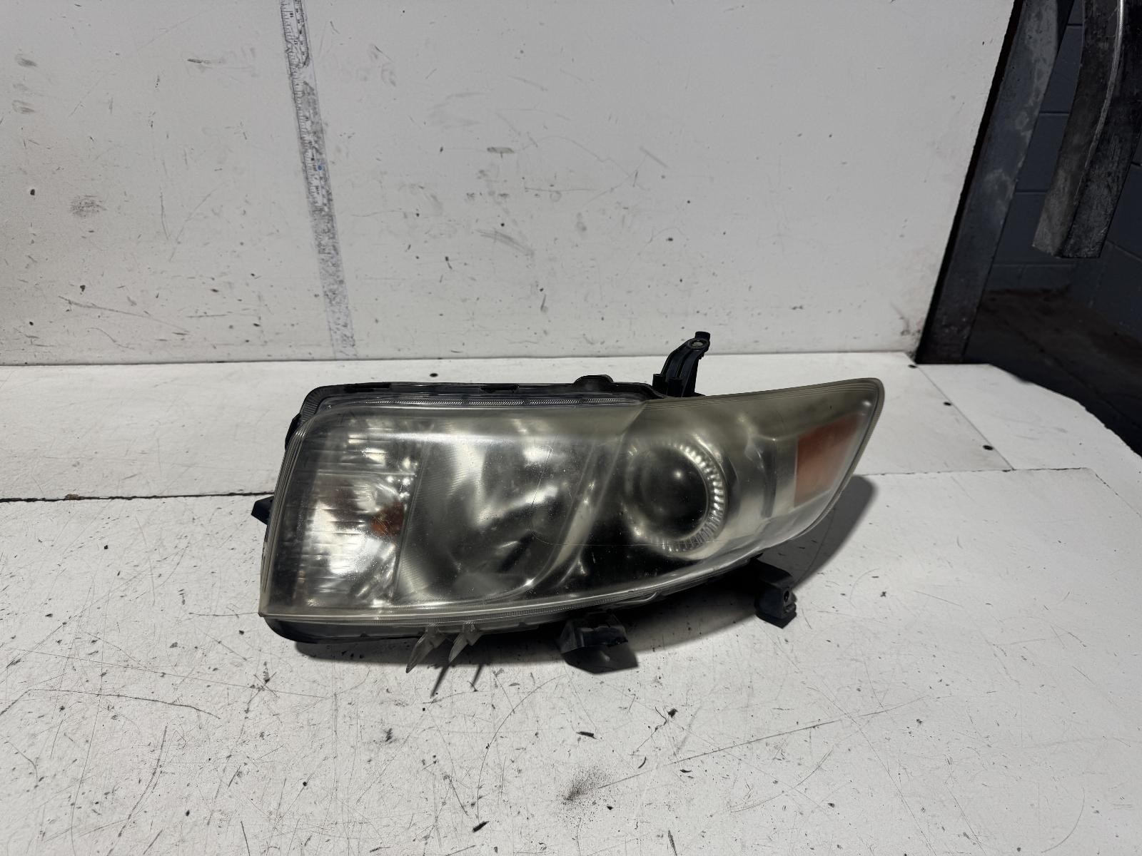 Toyota Rukus Left Head Light AZE151 01/2007-12/2015