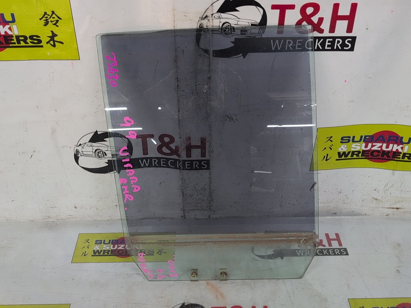 1998-2004 Suzuki Grand Vitara SQ Right Rear Door Glass