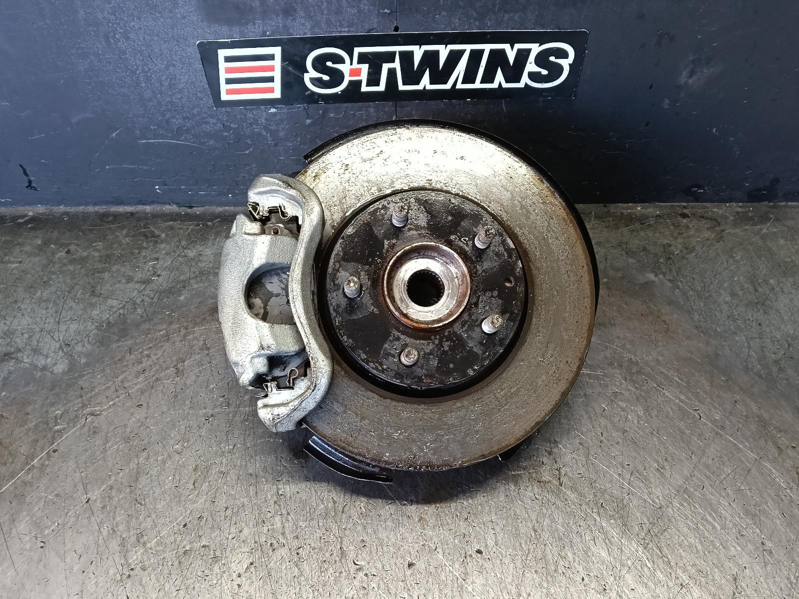 MAZDA 3 LEFT FRONT HUB ASSEMBLY BP, 03/19- 19 20 21 22 23 24 25 26