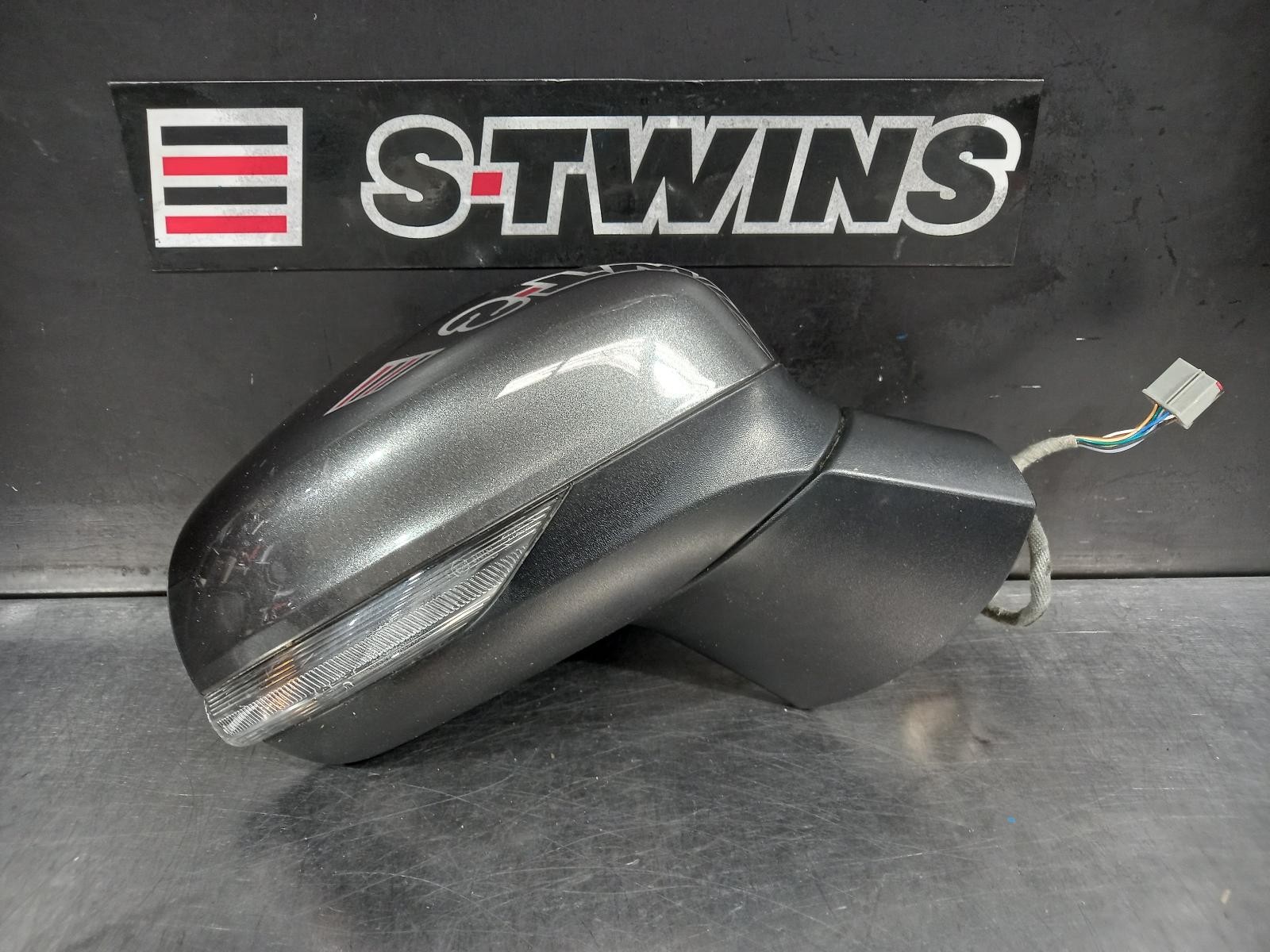 FORD PUMA RIGHT DOOR MIRROR JK, W/ POWER FOLD, HEATED, NON BLIND SPOT TYPE, COLO