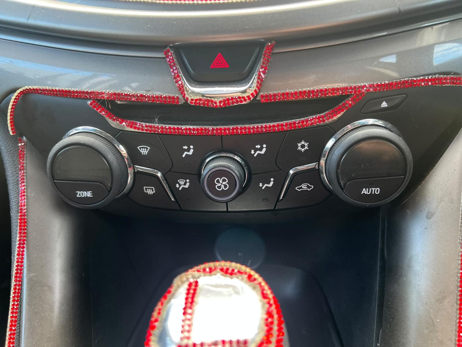HOLDEN COMMODORE VF 05/2013-12/2017 HEATER/AC CONTROLS WITH CD TYPE BLACK