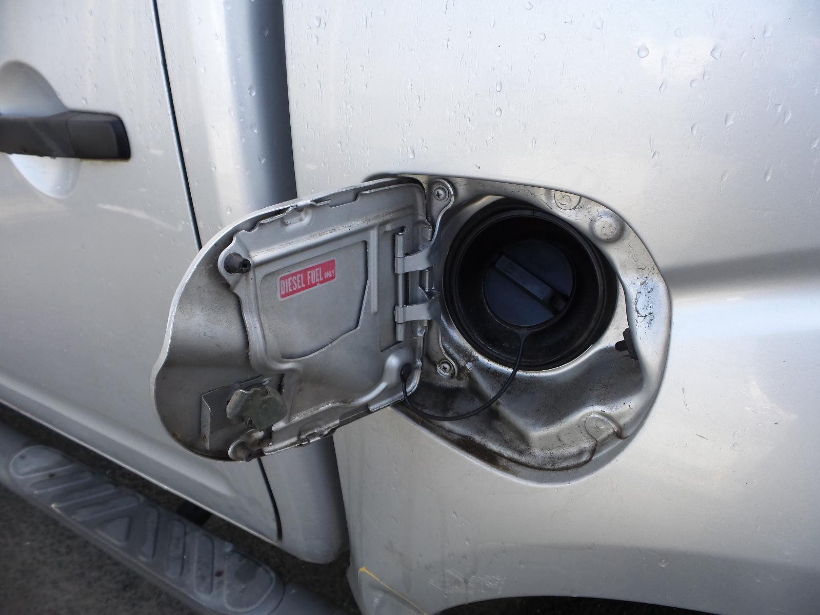 NISSAN NAVARA FUEL DOOR / FUEL FLAP, D40, W/ KEY LOCK TYPE, 09/05-08/15
