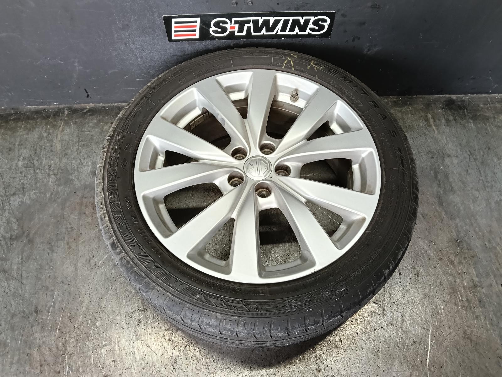 MG ZS WHEEL ALLOY FACTORY, 17X6.5IN, 5 V SPOKE, AZS1, 09/17- 17 18 19 20 21 22 2