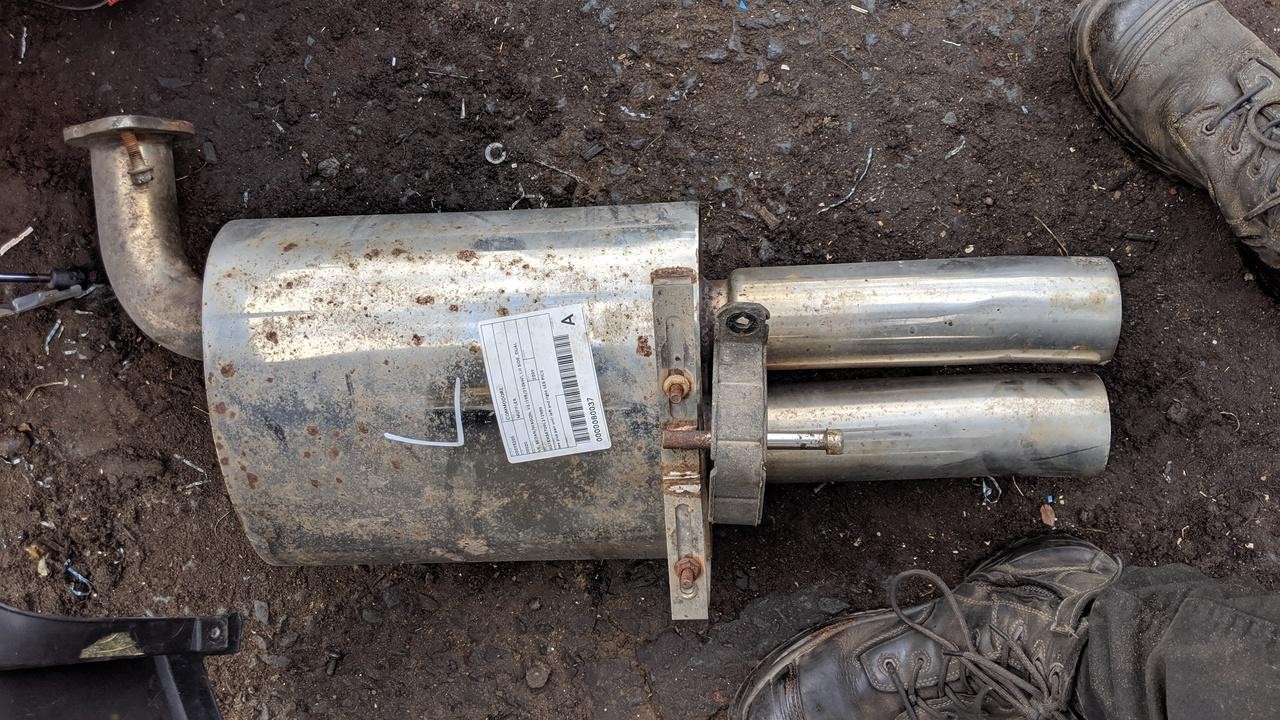 HOLDEN COMMODORE MUFFLER VE, SEDAN/WAGON, V6 (195/210kW), LH SIDE, DUAL CHROME T