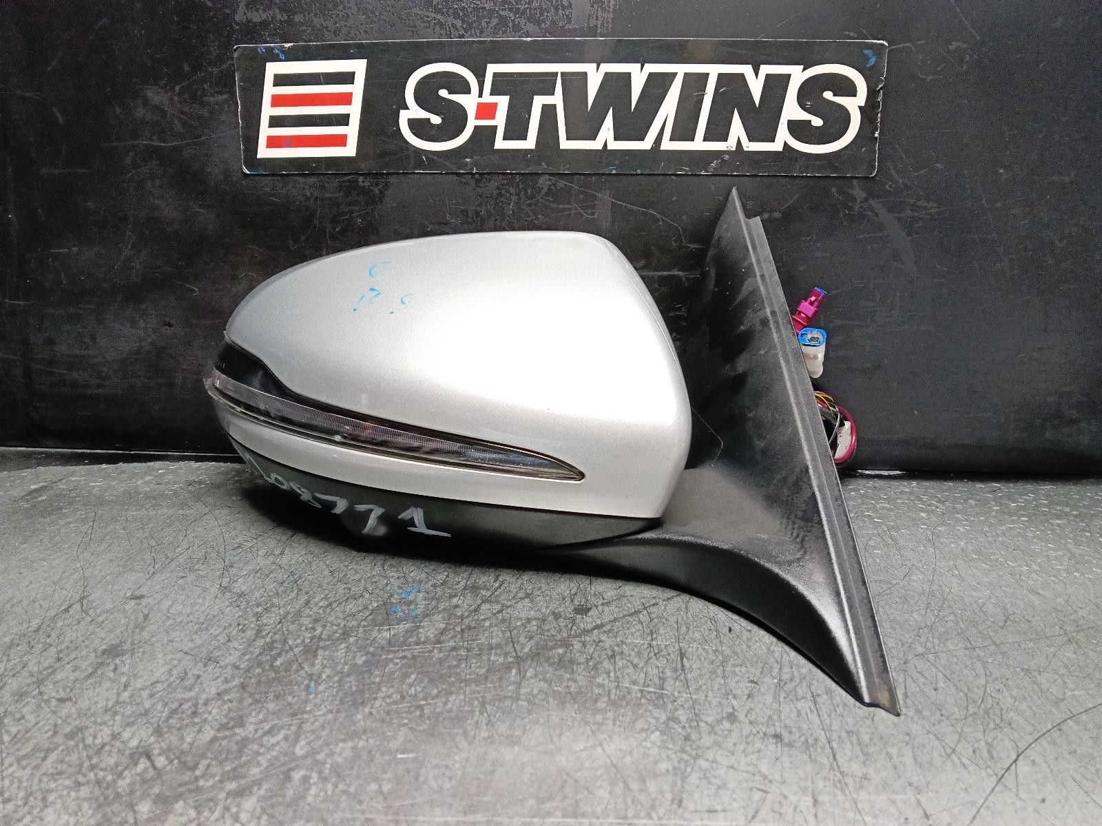 MERCEDES C-CLASS RIGHT DOOR MIRROR W205/S205, SEDAN/WAGON, NON AMG, W/ CAMERA, M
