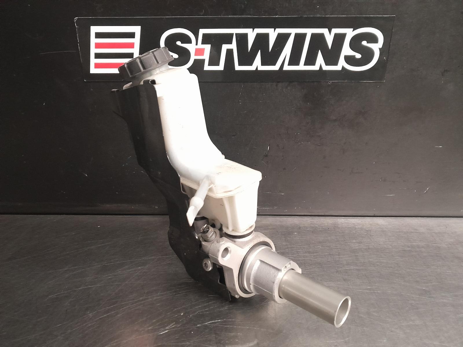SKODA SUPERB MASTER CYLINDER NP, 03/16-06/24 16 17 18 19 20 21 22 23 24