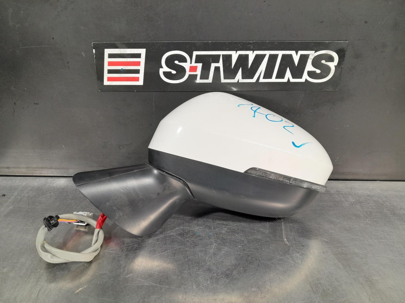 MITSUBISHI OUTLANDER LEFT DOOR MIRROR ZM, NON HEATED, MANUAL FOLD, NON MEMORY, N