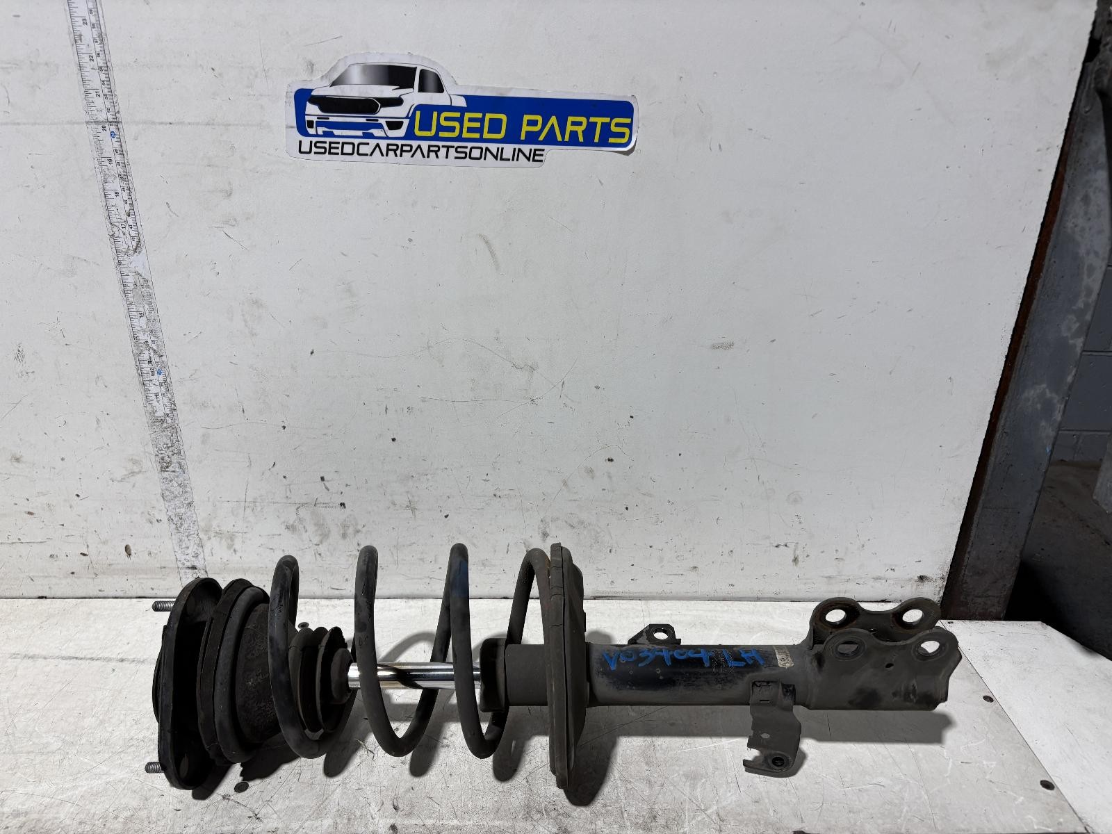 Toyota Corolla Left Front Strut ZZE122 12/2001-06/2007