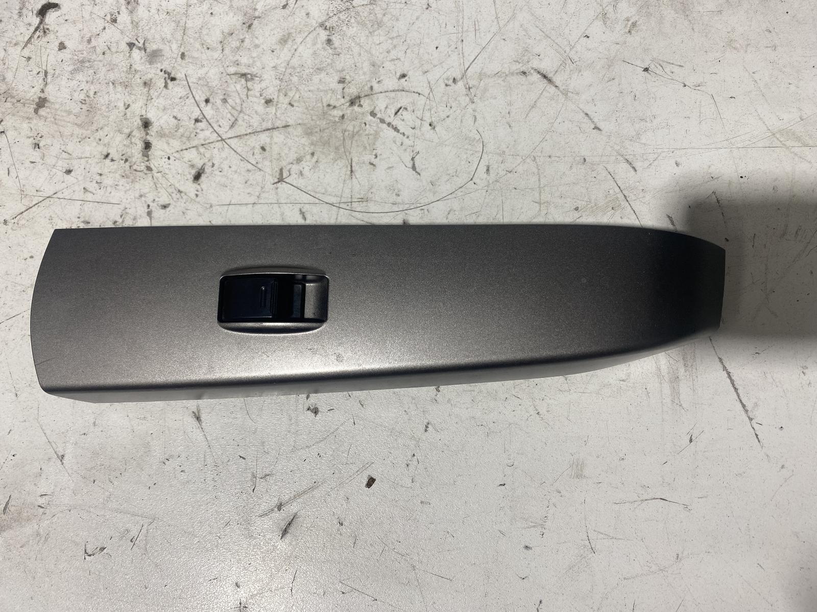 Toyota Prius Left Front Window Switch NHW20 10/2003-05/2009