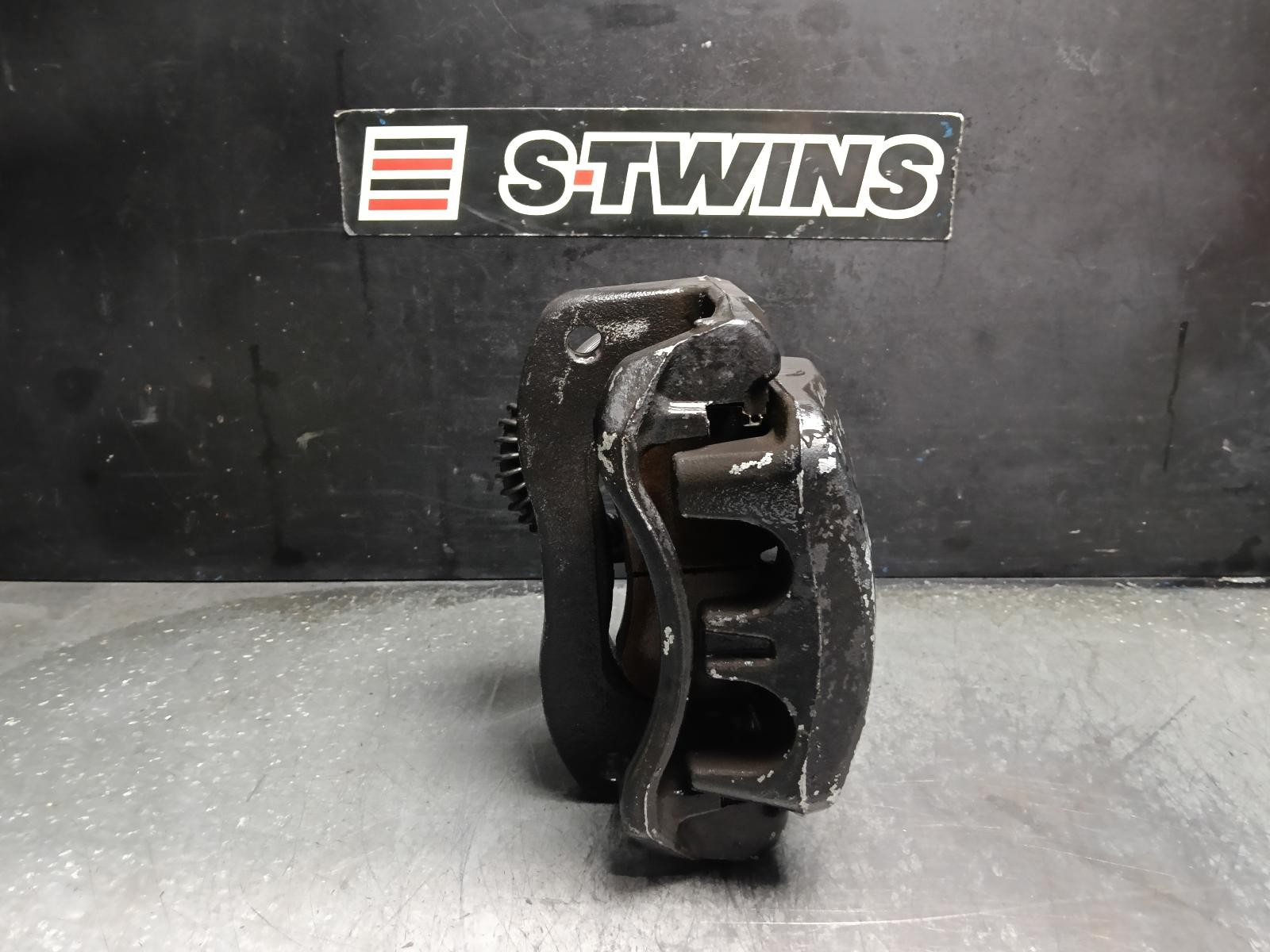 VOLKSWAGEN AMAROK CALIPER RH FRONT, 2H, 4 WHEEL DISC TYPE, 09/16-09/22 16 17 18