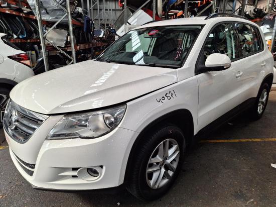 2009 Volkswagen — Manual Petrol