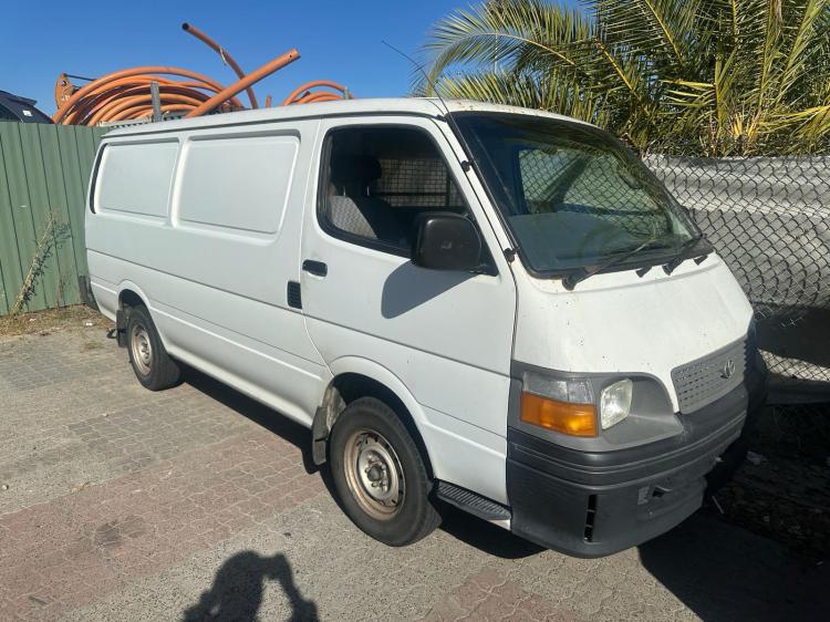 2001 Toyota Hiace — Auto Petrol