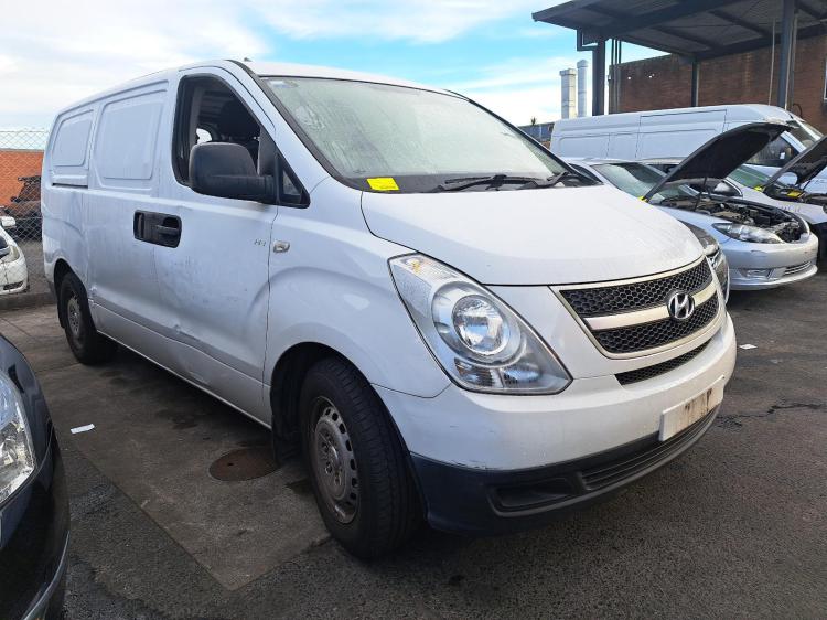 2011 Hyundai ILOAD/IMAX — Auto Diesel