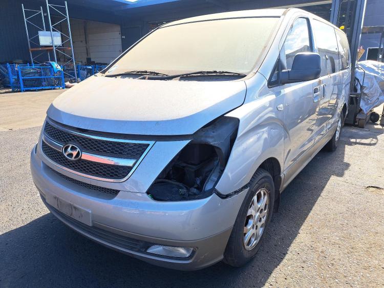 2014 Hyundai ILOAD/OMAX — TQ Auto Petrol