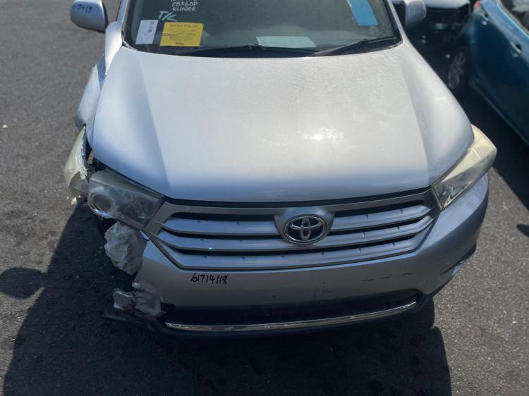 2013 Toyota Kluger — Auto Petrol