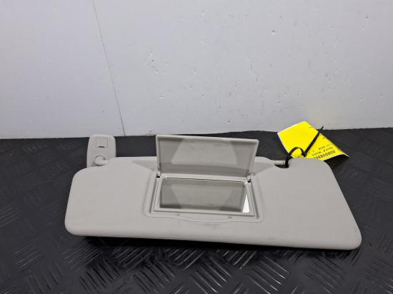2016 Renault Captur — Sun Visor