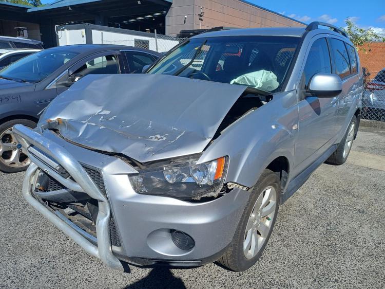 2012 Mitsubishi Outlander — ZH Manual Petrol