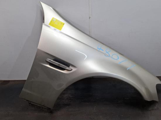 2009 Holden Commodore — Right Guard