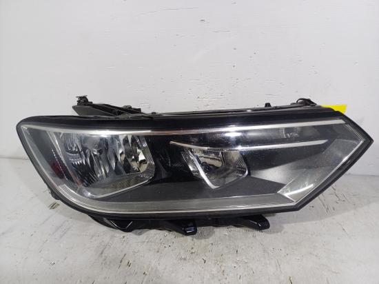2017 Volkswagen Passat — Right Headlamp
