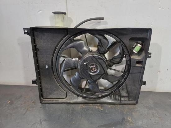 2017 Hyundai I30 — RADIATOR FAN