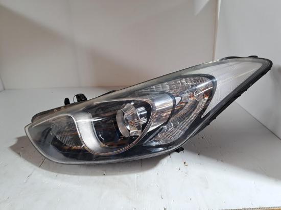 2014 Hyundai I30 — HALOGEN TYPE, LENS FADED