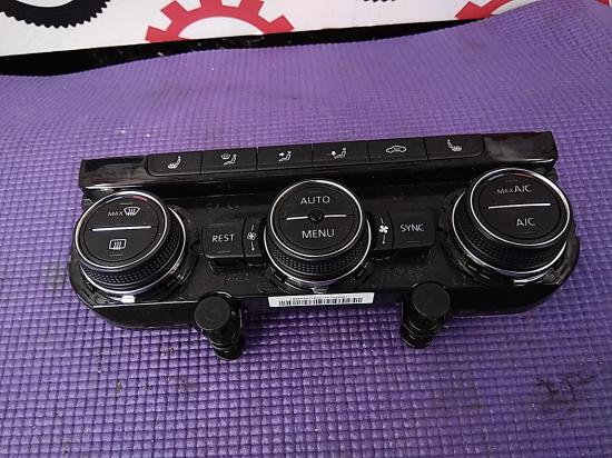 2017 Volkswagen Passat — FRONT W/ HEATED SEATS TYPE