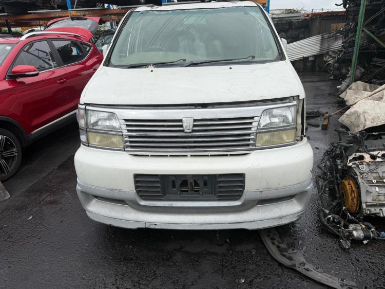 2000 Nissan Elgrand — Auto Petrol